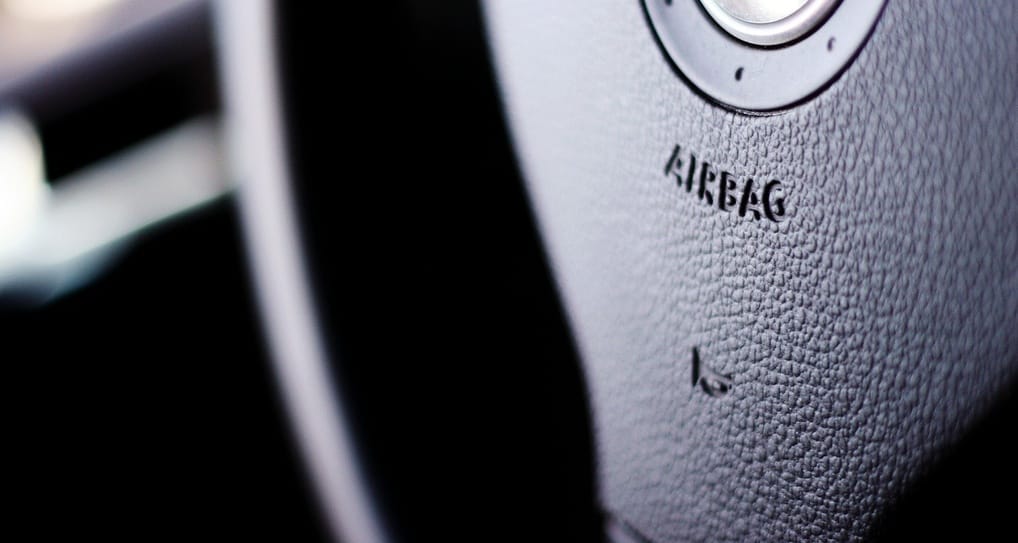airbag text on steering wheel